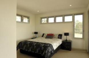 Maleny Grove - Accommodation Mermaid Beach 2