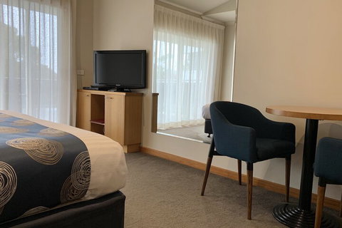 Eugenies Luxury Accommodation - Accommodation Mermaid Beach 6