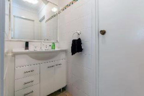 Sunset Towers Unit 3 / 25 Donald Street - Accommodation Mermaid Beach 3