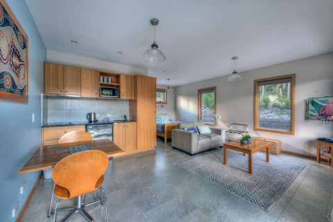 Freycinet Stone Studio 6 - Accommodation Mermaid Beach 3