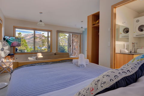 Freycinet Stone Studio 6 - Accommodation Mermaid Beach 4