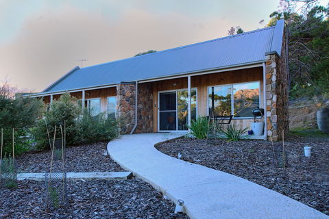 Freycinet Stone Studio 6 - Accommodation Mermaid Beach 0