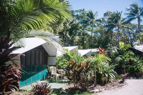 Dougies Backpackers - Accommodation Mermaid Beach 0