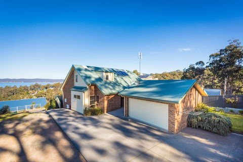 Whale Cove Circuit - Accommodation Mermaid Beach 1
