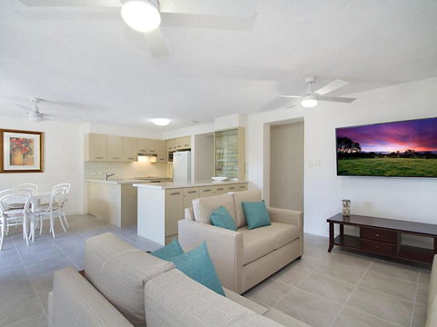 Woobera Unit 14 On The Hill Overlooking Tweed Heads & Coolangatta - Accommodation Mermaid Beach 2