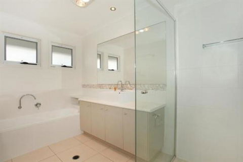 60 Beachway Parade Marcoola 500 BOND Linen Supplied - Accommodation Mermaid Beach 2