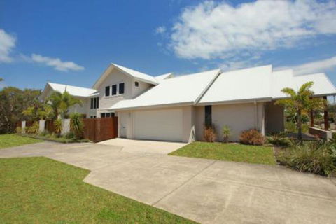60 Beachway Parade Marcoola 500 BOND Linen Supplied - Accommodation Mermaid Beach 0