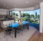 Russell House - Accommodation Mermaid Beach