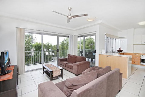 Unit 2 Sea Breeze Villas Coolum Beach - Accommodation Mermaid Beach 6