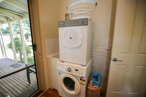 Alpine Arnica Cottage 1 - Accommodation Mermaid Beach 4