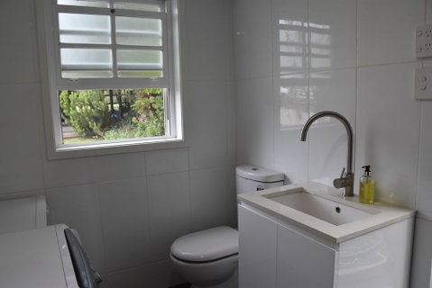 Paradise Bungalow Waterfront - Accommodation Mermaid Beach 4