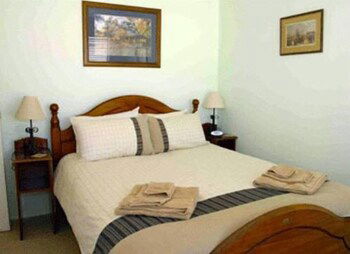Elm Cottage - Accommodation Mermaid Beach 1
