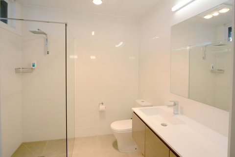 The Bridge - Accommodation Mermaid Beach 3