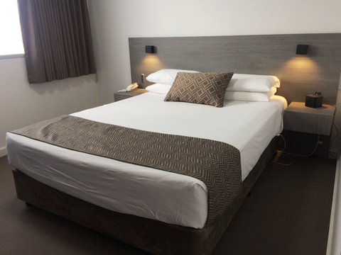 The Bridge - Accommodation Mermaid Beach 6