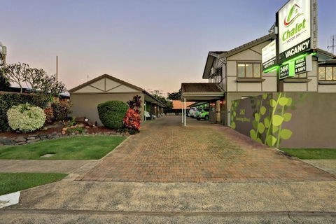 Chalet Motor Inn - Accommodation Mermaid Beach 1
