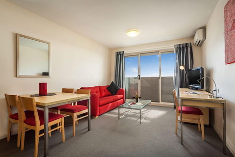 Quest Castle Hill - Accommodation Mermaid Beach 1