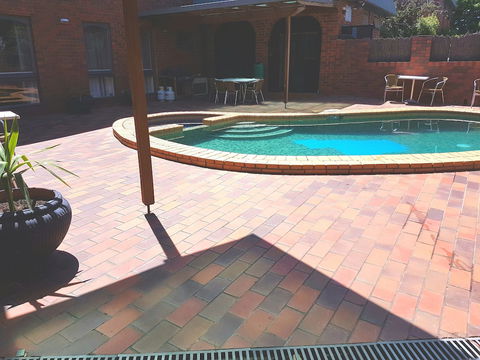 Hotel Cavalier - Accommodation Mermaid Beach 2