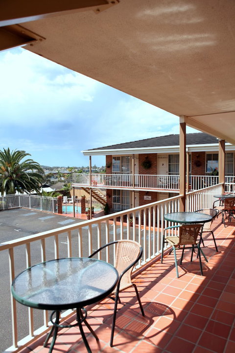 Summerhill Motor Inn - Adult Only - Accommodation Mermaid Beach 1