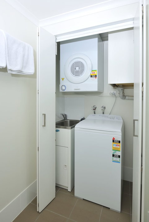 Apartments G60 Gladstone - Accommodation Mermaid Beach 2