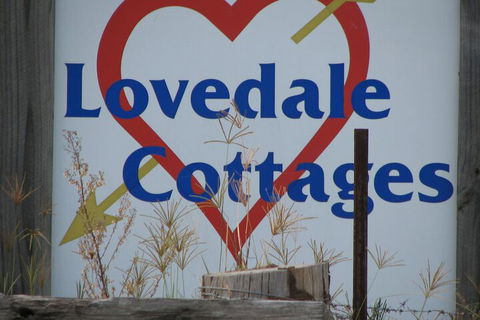 Lovedale Cottages - Accommodation Mermaid Beach 5