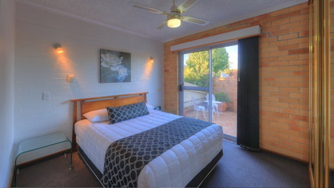Cousins Motor Inn - Accommodation Mermaid Beach 1