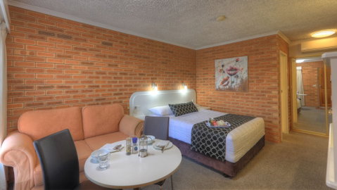 Cousins Motor Inn - Accommodation Mermaid Beach 6