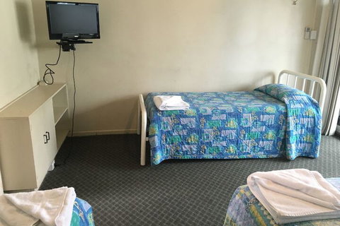 Mountway Holiday Apartments - Accommodation Mermaid Beach 6