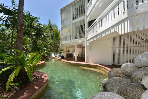 The White House Port Douglas - Accommodation Mermaid Beach 1