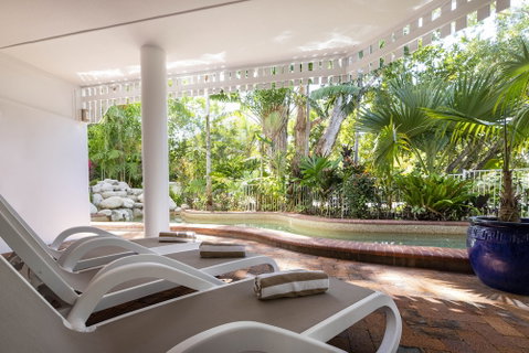 The White House Port Douglas - Accommodation Mermaid Beach 3