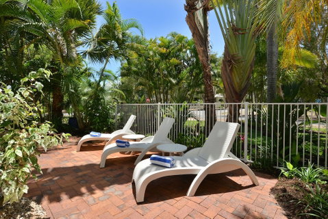 The White House Port Douglas - Accommodation Mermaid Beach 4