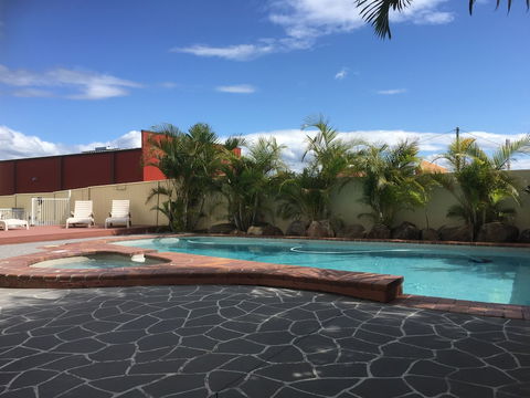 Burleigh Point Holiday Apartments - Accommodation Mermaid Beach 2