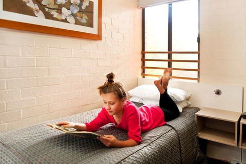 Oxley Court Serviced Apartments - Accommodation Mermaid Beach 5