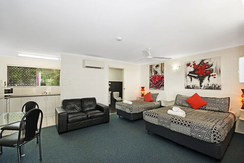 Townsville Holiday Apartments - Accommodation Mermaid Beach 3