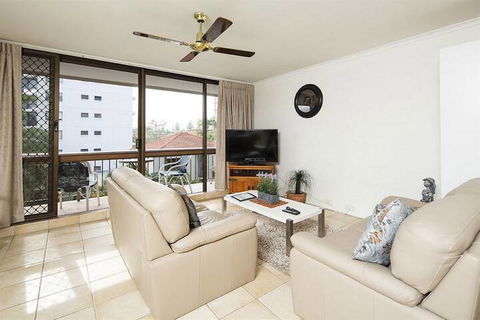 Burleigh Palms Holiday Apartments - Accommodation Mermaid Beach 7