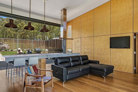 The Longhouse Suite 2 - Accommodation Mermaid Beach 7