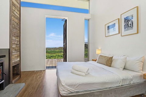 The Longhouse Suite 2 - Accommodation Mermaid Beach 4