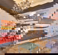 Indulge Apartments - Eighth Street - Accommodation Mermaid Beach