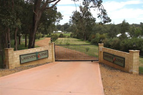 Lakeview Lodge - Accommodation Mermaid Beach 1