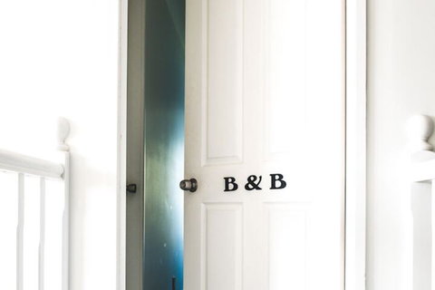 Anne's Waterfront Haven B&B - Accommodation Mermaid Beach 1