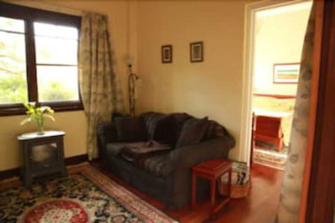 Fawkes House Country Spa Retreat - Accommodation Mermaid Beach 3