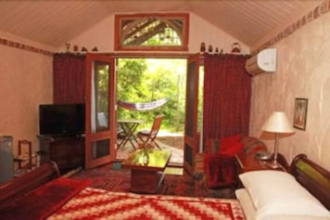 Fawkes House Country Spa Retreat - Accommodation Mermaid Beach 5