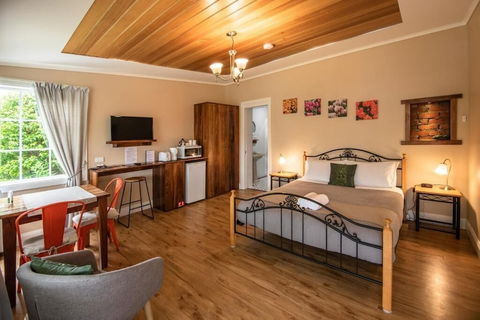 Alexandria Bed & Breakfast - Accommodation Mermaid Beach 6