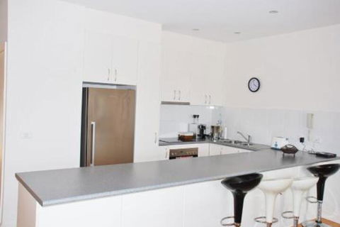 POSITION PERFECT CENTRAL INVERLOCH - Accommodation Mermaid Beach 5