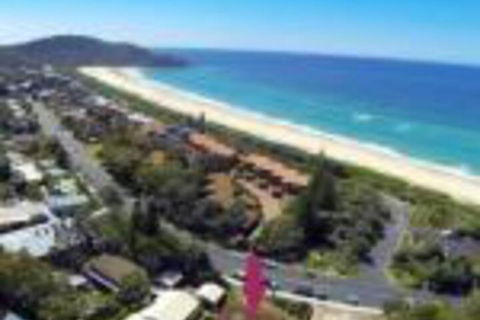 BARRELS At BOOMERANG - Accommodation Mermaid Beach 0