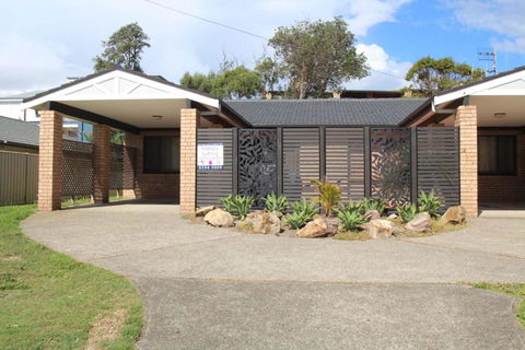 LIFES A BEACH 1 - Accommodation Mermaid Beach 4