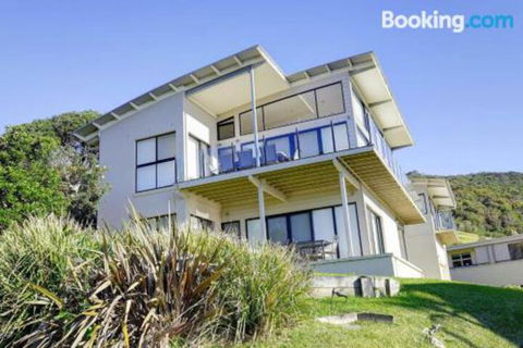 ROCKPOOL (4 Night Min) - Accommodation Mermaid Beach 2