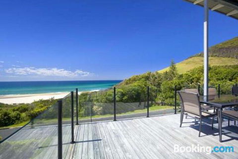 ROCKPOOL (4 Night Min) - Accommodation Mermaid Beach 6