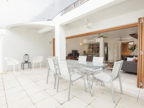 6 Templemoon - Accommodation Mermaid Beach 2