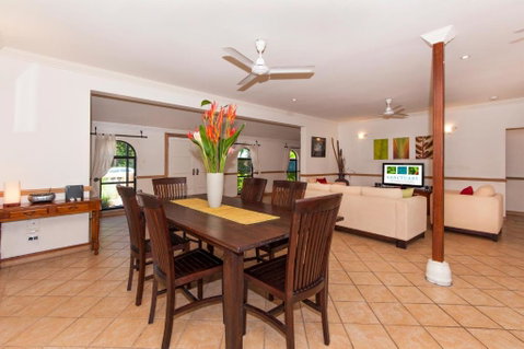 22 On Nautilus - Accommodation Mermaid Beach 3
