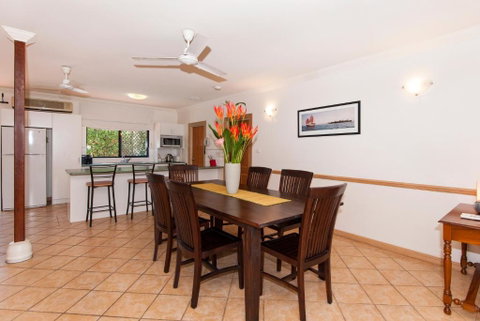 22 On Nautilus - Accommodation Mermaid Beach 5
